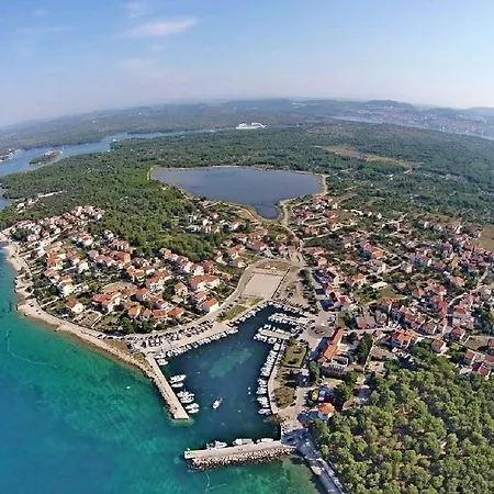 Vlasta Apartment *